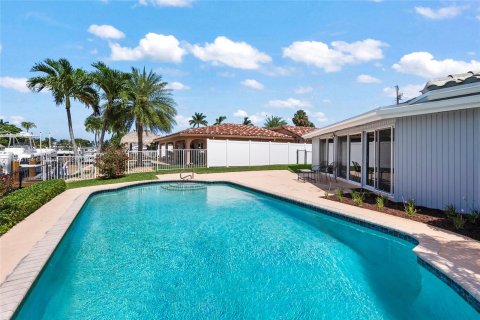 Villa ou maison à vendre à Pompano Beach, Floride: 2 chambres, 164.44 m2 № 1270866 - photo 26