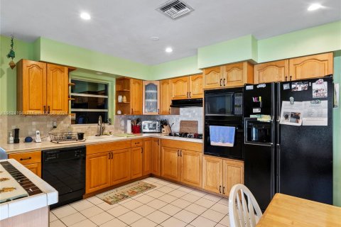 Casa en venta en Pompano Beach, Florida, 2 dormitorios, 164.44 m2 № 1270866 - foto 7