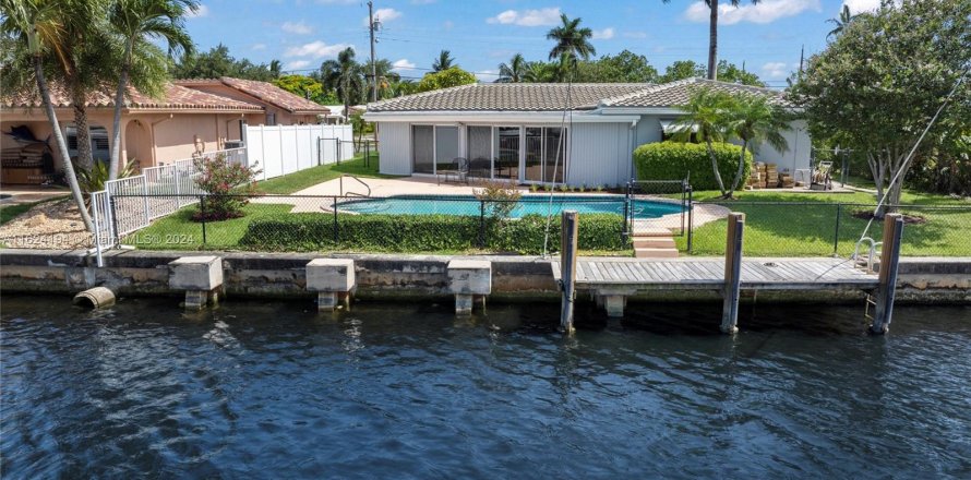 Villa ou maison à Pompano Beach, Floride 2 chambres, 164.44 m2 № 1270866