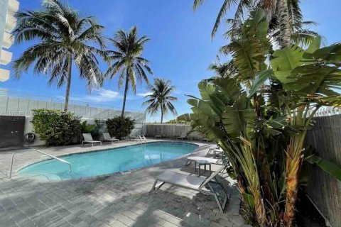 Copropriété à vendre à Miami Beach, Floride: 1 chambre, 38.09 m2 № 1181011 - photo 13