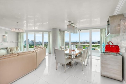 Condo in Aventura, Florida, 2 bedrooms  № 1181077 - photo 14