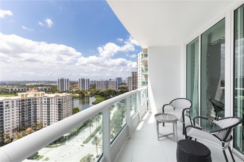 Condo in Aventura, Florida, 2 bedrooms  № 1181077 - photo 7