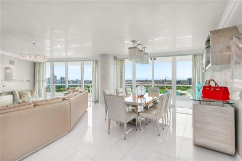 Condo in Aventura, Florida, 2 bedrooms  № 1181077 - photo 10