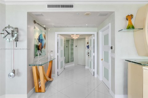 Condo in Aventura, Florida, 2 bedrooms  № 1181077 - photo 11