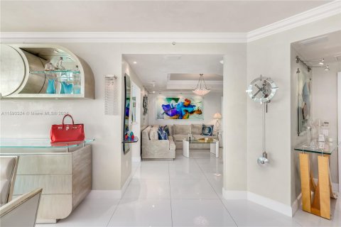 Condo in Aventura, Florida, 2 bedrooms  № 1181077 - photo 16