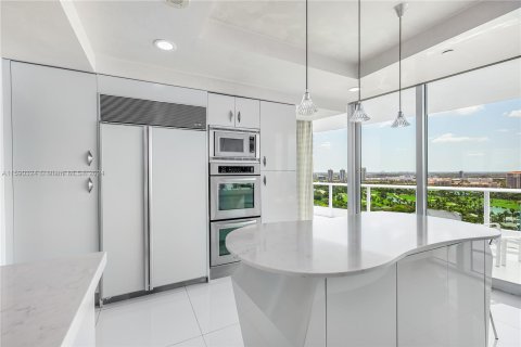 Condo in Aventura, Florida, 2 bedrooms  № 1181077 - photo 21