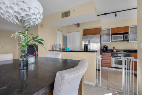 Condo in Fort Lauderdale, Florida, 2 bedrooms  № 1104011 - photo 13