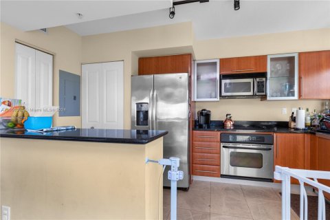 Condo in Fort Lauderdale, Florida, 2 bedrooms  № 1104011 - photo 7