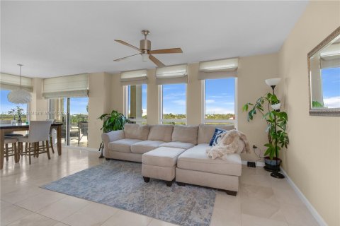 Condo in Fort Lauderdale, Florida, 2 bedrooms  № 1104011 - photo 1