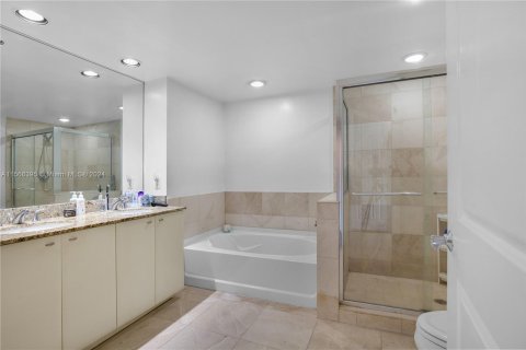 Condo in Fort Lauderdale, Florida, 2 bedrooms  № 1104011 - photo 11