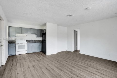 Immobilier commercial à vendre à Lauderhill, Floride: 223.24 m2 № 1389673 - photo 18