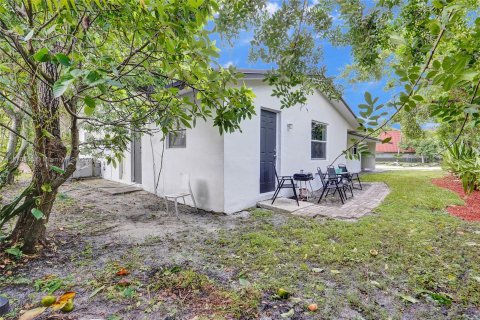 Immobilier commercial à vendre à Lauderhill, Floride: 223.24 m2 № 1389673 - photo 5