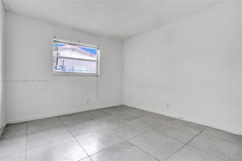 Immobilier commercial à vendre à Lauderhill, Floride: 223.24 m2 № 1389673 - photo 21