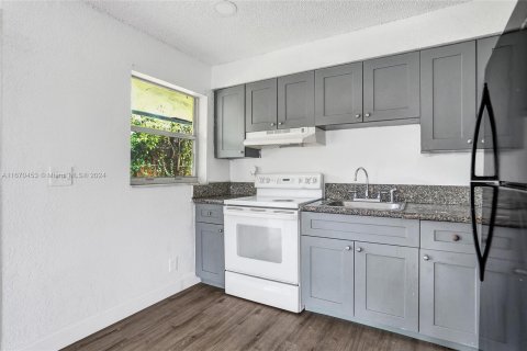 Immobilier commercial à vendre à Lauderhill, Floride: 223.24 m2 № 1389673 - photo 15