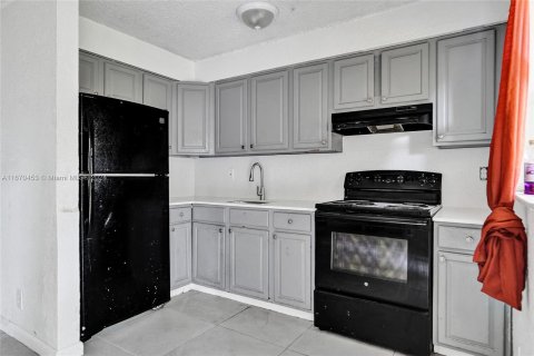 Immobilier commercial à vendre à Lauderhill, Floride: 223.24 m2 № 1389673 - photo 27