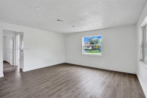 Immobilier commercial à vendre à Lauderhill, Floride: 223.24 m2 № 1389673 - photo 17