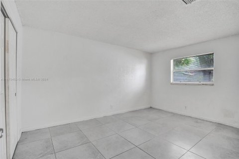 Immobilier commercial à vendre à Lauderhill, Floride: 223.24 m2 № 1389673 - photo 23