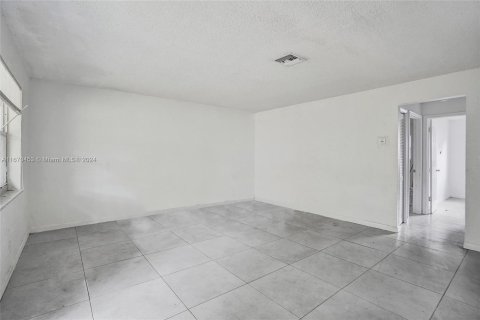 Immobilier commercial à vendre à Lauderhill, Floride: 223.24 m2 № 1389673 - photo 30