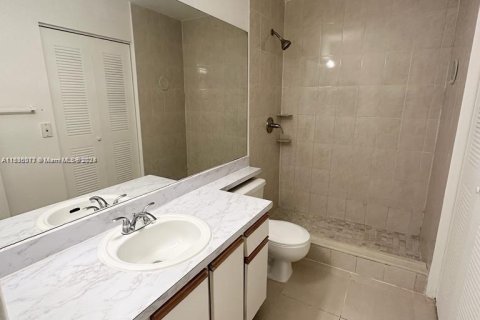 Condominio en venta en Hialeah, Florida, 1 dormitorio, 82.4 m2 № 1309267 - foto 14