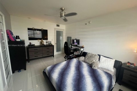 Condo in Sunny Isles Beach, Florida, 2 bedrooms  № 1309270 - photo 25