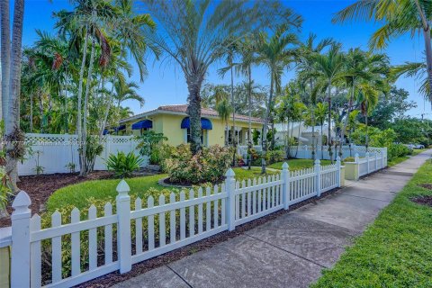 Villa ou maison à vendre à Hollywood, Floride: 2 chambres, 137.4 m2 № 1153346 - photo 6