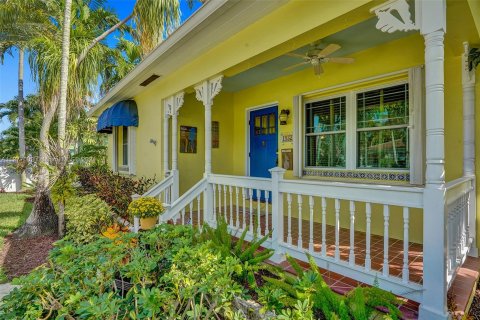 House in Hollywood, Florida 2 bedrooms, 137.4 sq.m. № 1153346 - photo 1