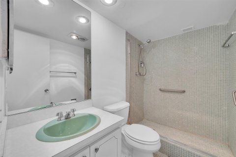 Copropriété à vendre à Pompano Beach, Floride: 2 chambres, 106.84 m2 № 1151958 - photo 17