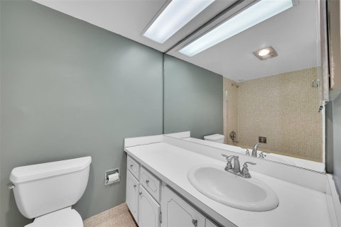 Copropriété à vendre à Pompano Beach, Floride: 2 chambres, 106.84 m2 № 1151958 - photo 21