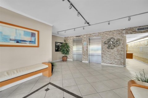 Copropriété à vendre à Pompano Beach, Floride: 2 chambres, 106.84 m2 № 1151958 - photo 7