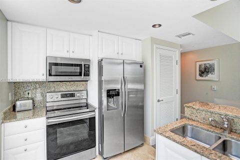 Condominio en venta en Miami Beach, Florida, 2 dormitorios, 138.98 m2 № 5445 - foto 13