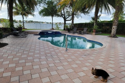 Casa en venta en Miramar, Florida, 6 dormitorios, 375.88 m2 № 1116997 - foto 1