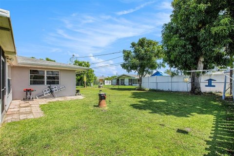 Villa ou maison à vendre à North Port, Floride: 2 chambres, 98.1 m2 № 1324927 - photo 13