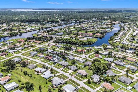 Villa ou maison à vendre à North Port, Floride: 2 chambres, 98.1 m2 № 1324927 - photo 17