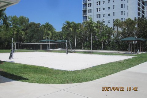 Condominio en venta en Pompano Beach, Florida, 2 dormitorios, 106.84 m2 № 1163046 - foto 2