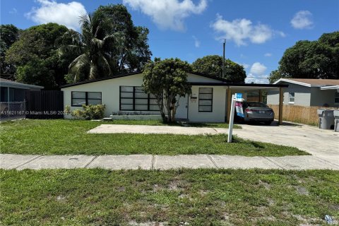 House in Pompano Beach, Florida 3 bedrooms, 94.76 sq.m. № 1269025 - photo 21