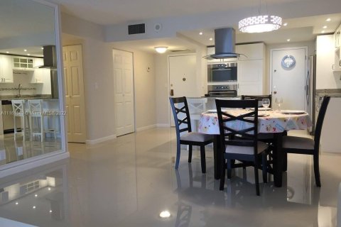 Copropriété à louer à Hollywood, Floride: 2 chambres, 119.94 m2 № 2154 - photo 4