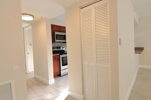 Condo in Delray Beach, Florida, 1 bedroom  № 1118721 - photo 21