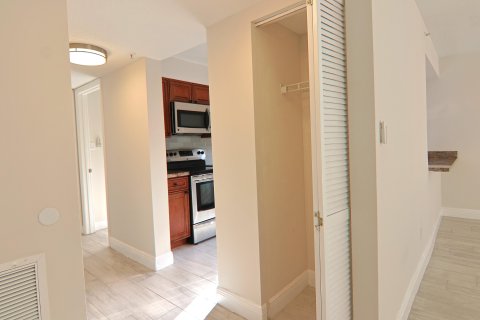 Condo in Delray Beach, Florida, 1 bedroom  № 1118721 - photo 22