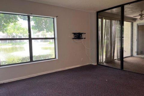 Condo in Coconut Creek, Florida, 3 bedrooms  № 1182552 - photo 13