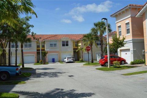 Touwnhouse à louer à Deerfield Beach, Floride: 3 chambres, 139.82 m2 № 1369229 - photo 2