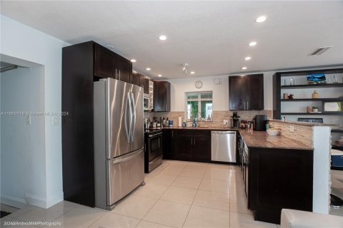 Adosado en alquiler en Oakland Park, Florida, 1 dormitorio, 162.39 m2 № 1369231 - foto 7