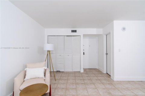 Copropriété à vendre à Sunny Isles Beach, Floride: 1 chambre, 71.26 m2 № 1369232 - photo 8