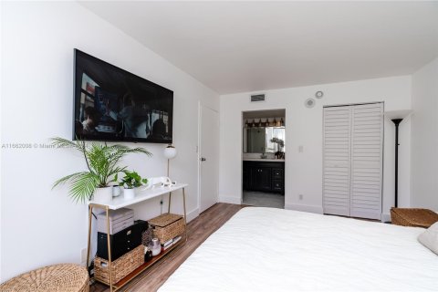 Condo in Sunny Isles Beach, Florida, 1 bedroom  № 1369232 - photo 27