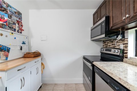 Copropriété à vendre à Sunny Isles Beach, Floride: 1 chambre, 71.26 m2 № 1369232 - photo 14