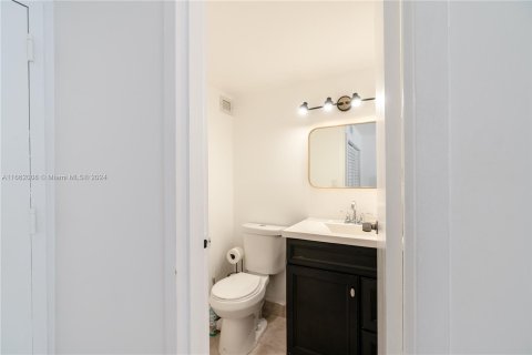 Copropriété à vendre à Sunny Isles Beach, Floride: 1 chambre, 71.26 m2 № 1369232 - photo 16