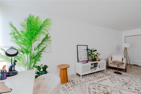 Condo in Sunny Isles Beach, Florida, 1 bedroom  № 1369232 - photo 6