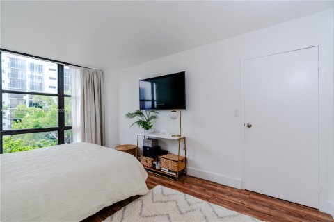 Condo in Sunny Isles Beach, Florida, 1 bedroom  № 1369232 - photo 22