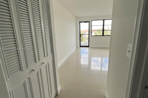 Copropriété à vendre à Miami, Floride: 2 chambres, 114.46 m2 № 1369230 - photo 12