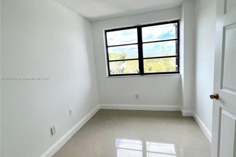 Copropriété à vendre à Miami, Floride: 2 chambres, 114.46 m2 № 1369230 - photo 9