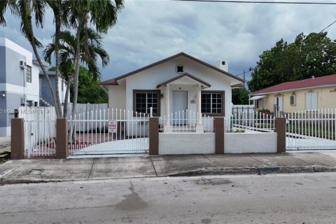 House in Miami, Florida 3 bedrooms, 121.61 sq.m. № 1368710 - photo 9